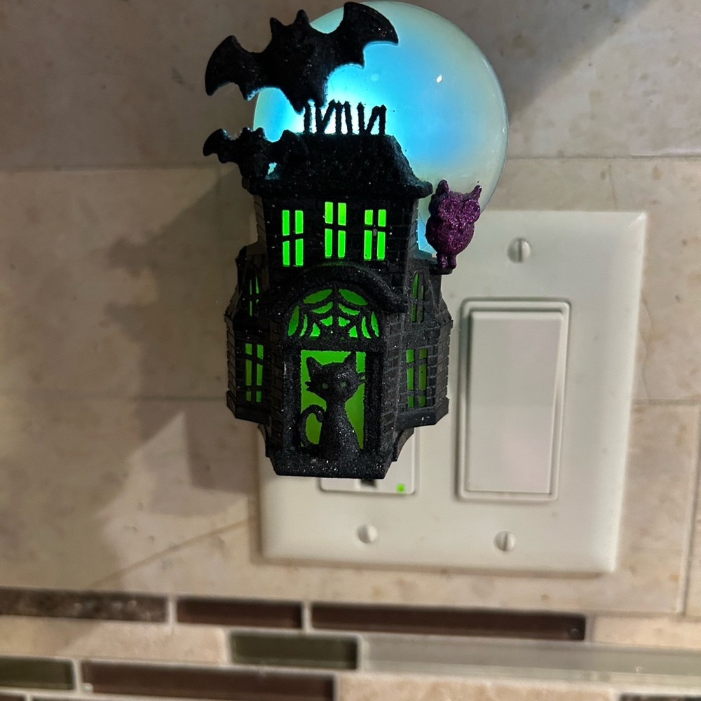 Bath and Body Works Halloween Plug In Haunted House Bat Cat 2015